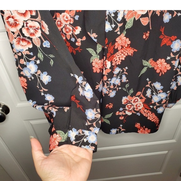 Lane Bryant Floral Tie Neck Blouse Sz 18/20 - Picture 2 of 6